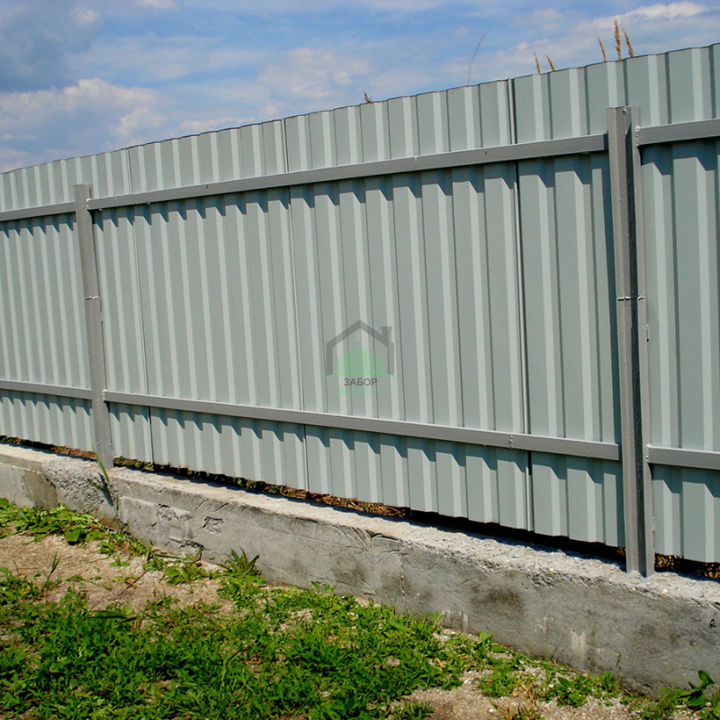 Забор из профнастила на ленточном фундаменте 60 метров в Долгопрудном